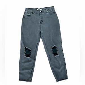 Signature Levi Strauss Mom Jeans | Black Denim | Size 8/29